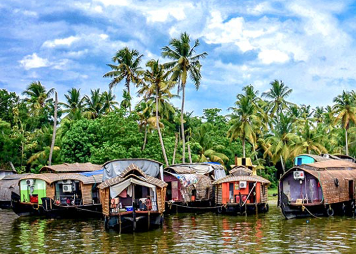 Kerala Tour Packages 2 Nights 3 Days available at Mahalakshmi Tours and Travels