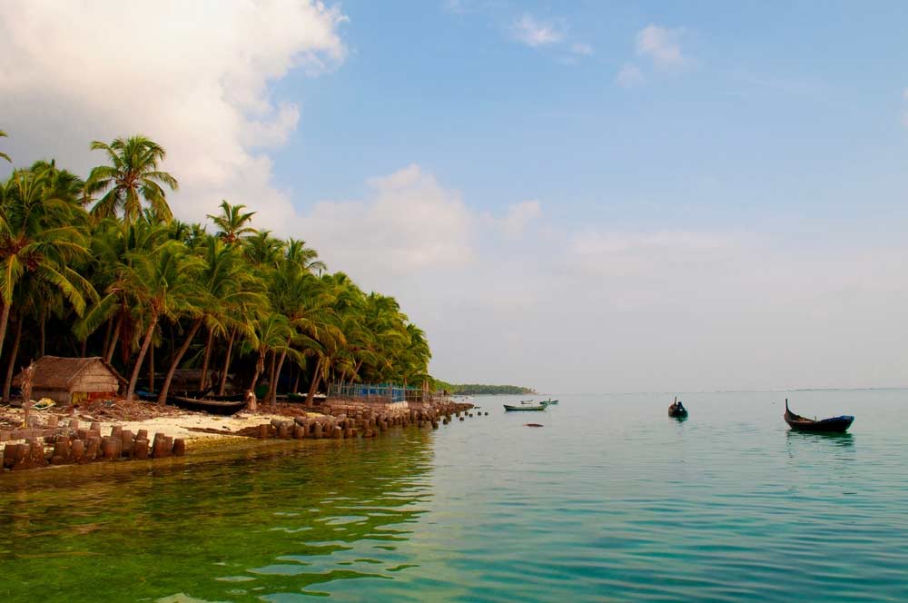 Lakshadweep holiday packages contact Mahalakshmi Tours and Travels